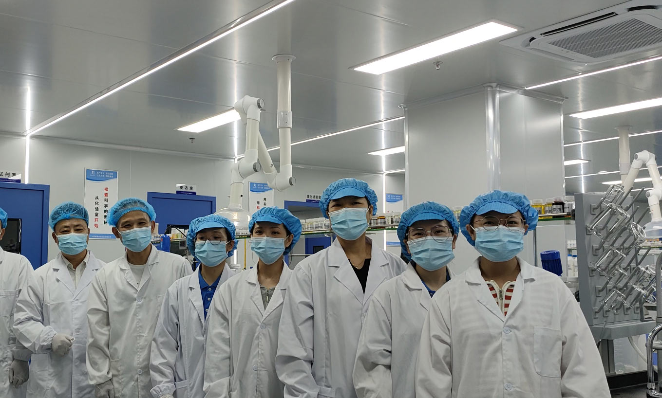 如何与化妆品工厂合作定制生产一款粉底液