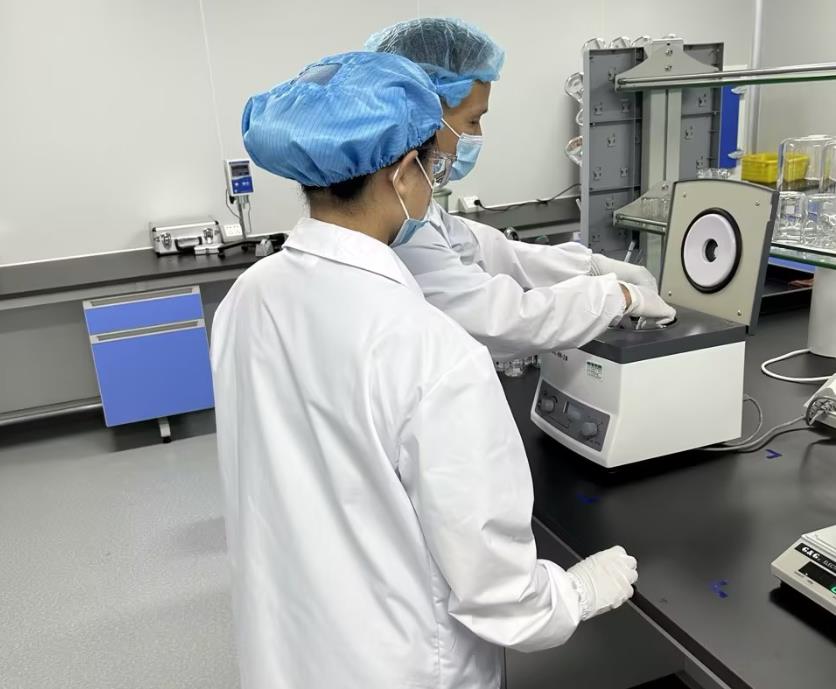 找工厂定制代加工焕颜精华油，需要什么条件和资料才能生产属于自己的产品