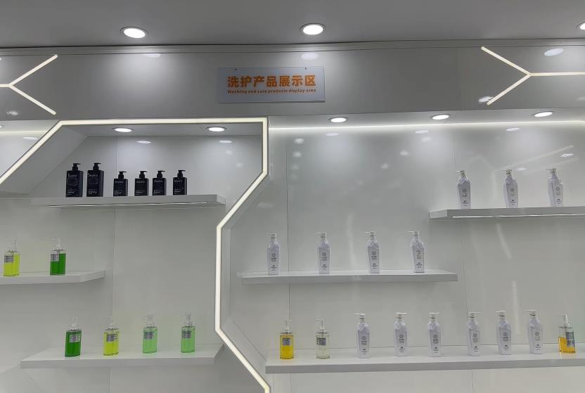 广东化妆品工厂如何帮助品牌定制爽肤水并提高产品竞争力
